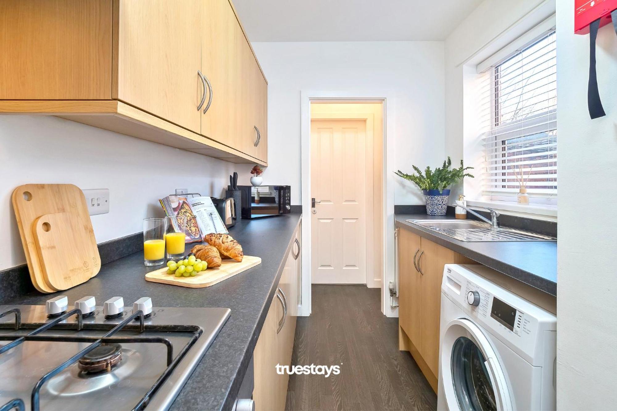 Nursery House By Truestays - 3 Bedroom House In Stoke-On-Trent 外观 照片