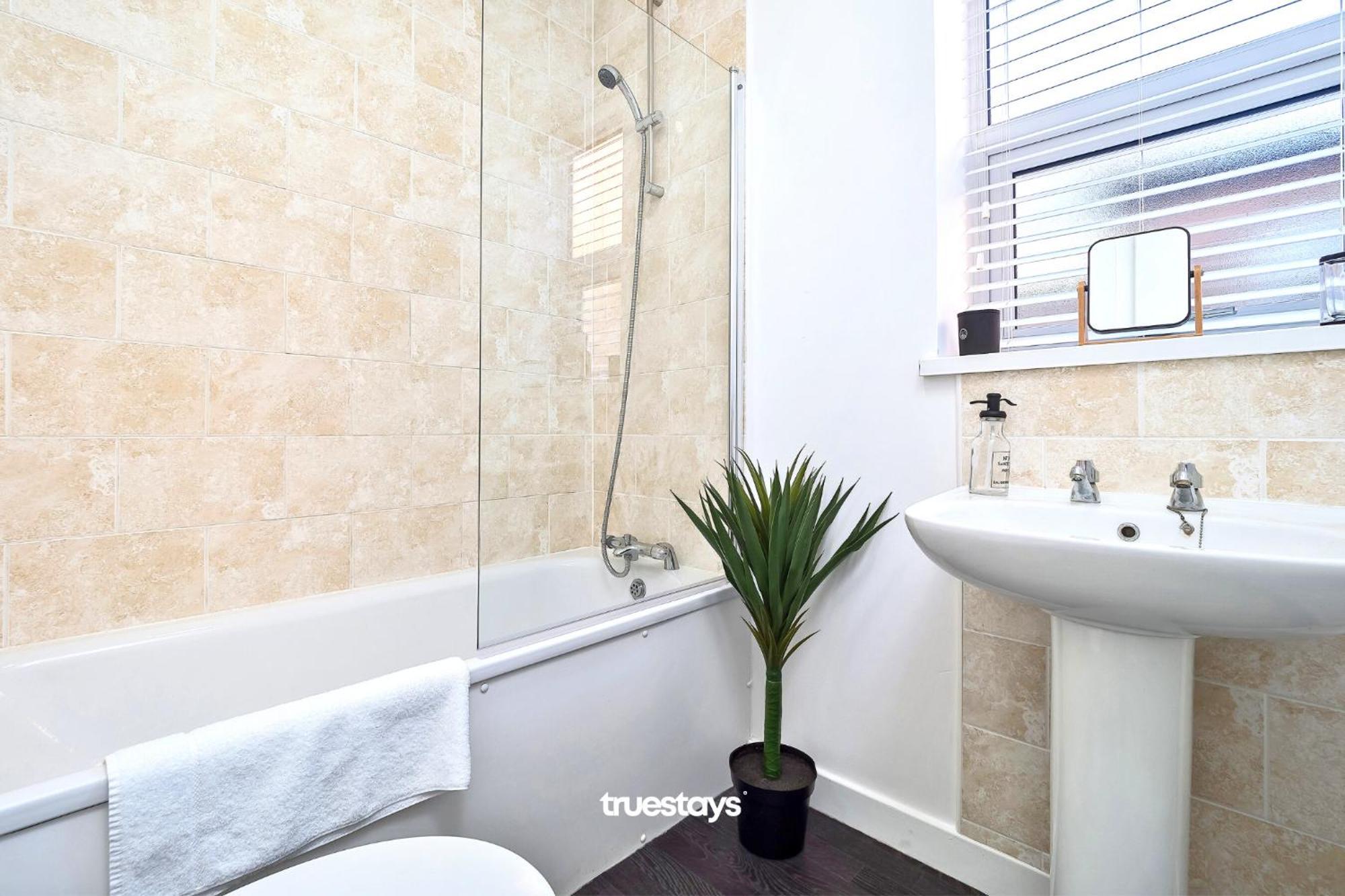 Nursery House By Truestays - 3 Bedroom House In Stoke-On-Trent 外观 照片