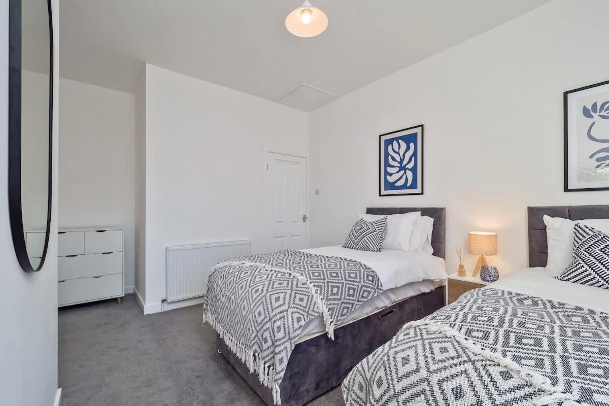 Nursery House By Truestays - 3 Bedroom House In Stoke-On-Trent 外观 照片