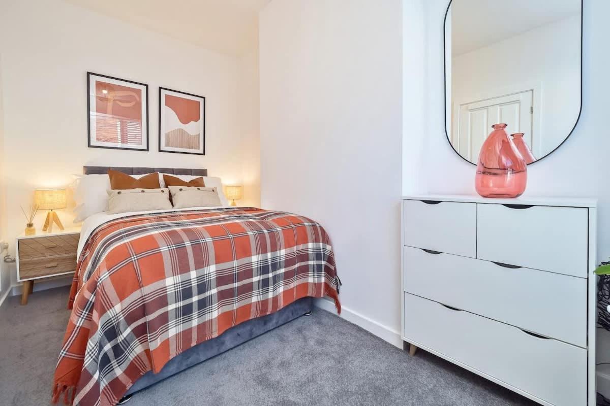 Nursery House By Truestays - 3 Bedroom House In Stoke-On-Trent 外观 照片