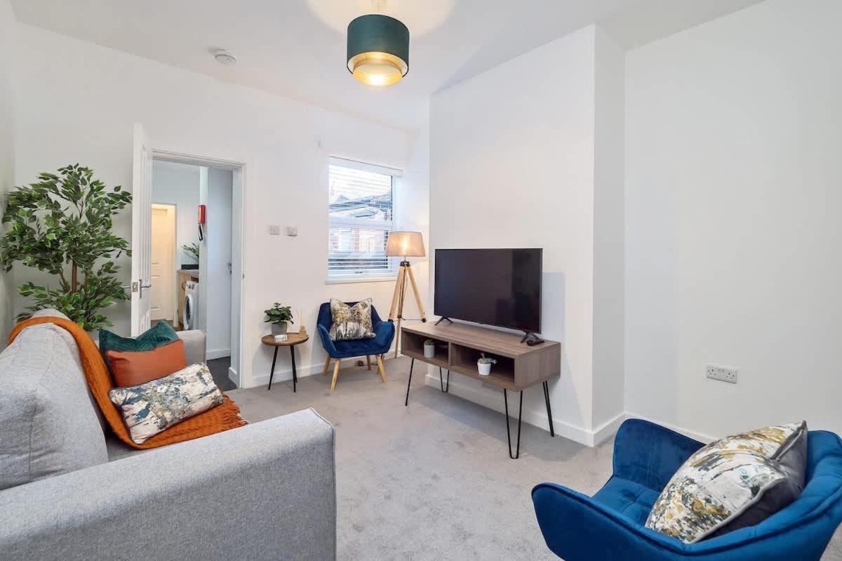 Nursery House By Truestays - 3 Bedroom House In Stoke-On-Trent 外观 照片